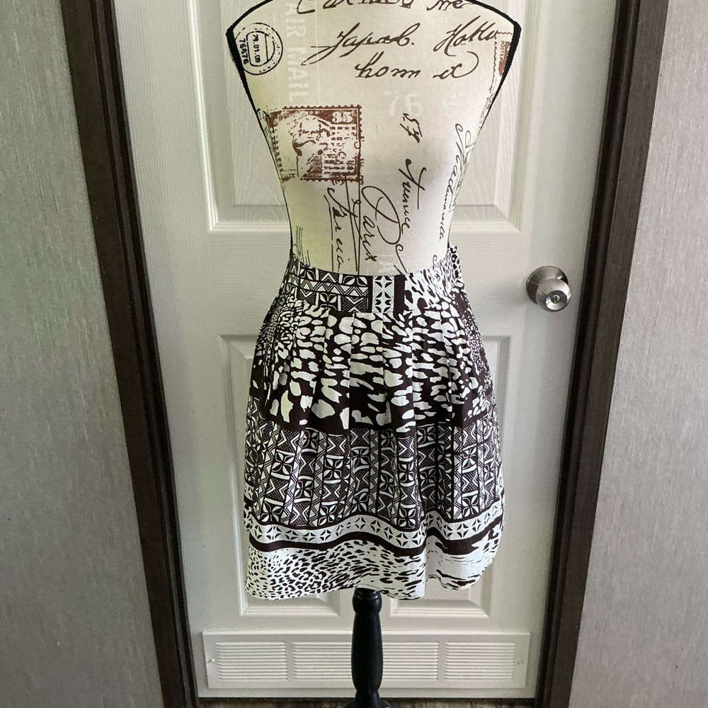 Wrapper Elegant Brown and White Skirt Size 7